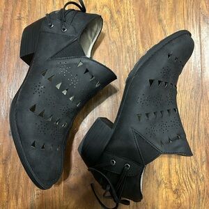 JBU Evelyn Lace Up Laser Cut Detail Ankle Boot